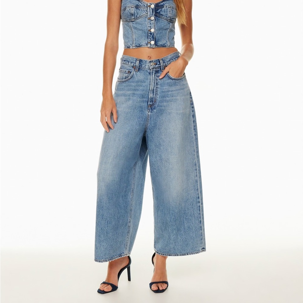 Agolde- Valeria Women's Relaxed Blue Jeans
Style: A9148-933